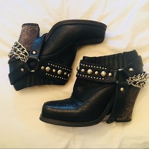 ⚡️JEFFREY CAMPBELL moto chain booties⚡️